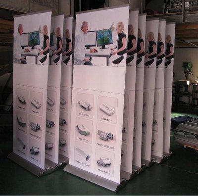 西安廣告制作服務(wù) 易拉寶、水滴易拉寶、展架、拉網(wǎng)立屏噴繪一站式解決方案